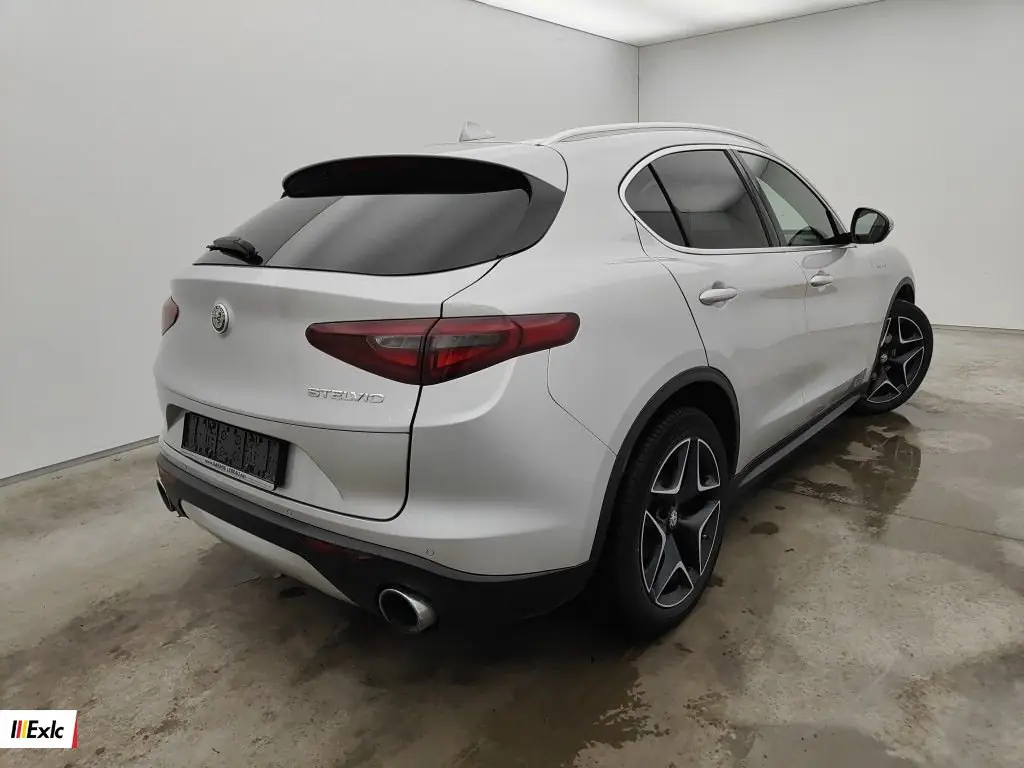 Alfa Romeo Stelvio - Alfa Romeo Stelvio 2.2 D 160 Super 5d