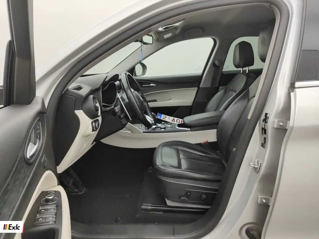 Alfa Romeo Stelvio - Alfa Romeo Stelvio 2.2 D 160 Super 5d