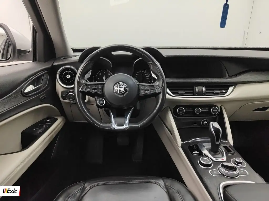 Alfa Romeo Stelvio - Alfa Romeo Stelvio 2.2 D 160 Super 5d
