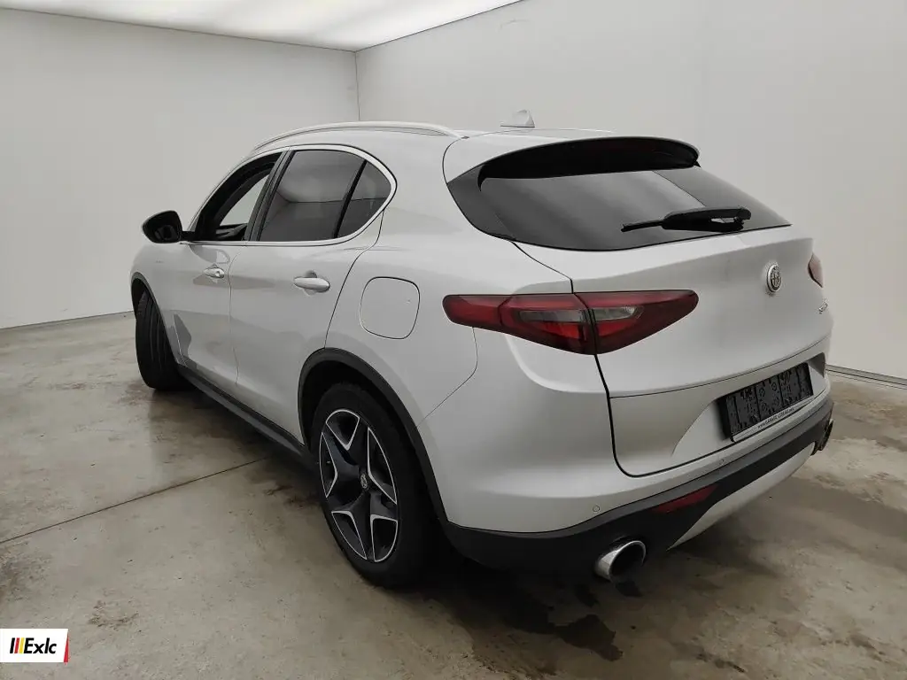 Alfa Romeo Stelvio - Alfa Romeo Stelvio 2.2 D 160 Super 5d